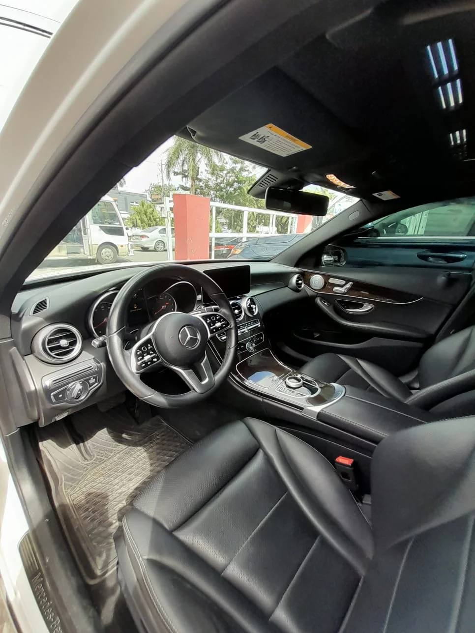 Mercedes Benz C 300 2019 - miniatura 3