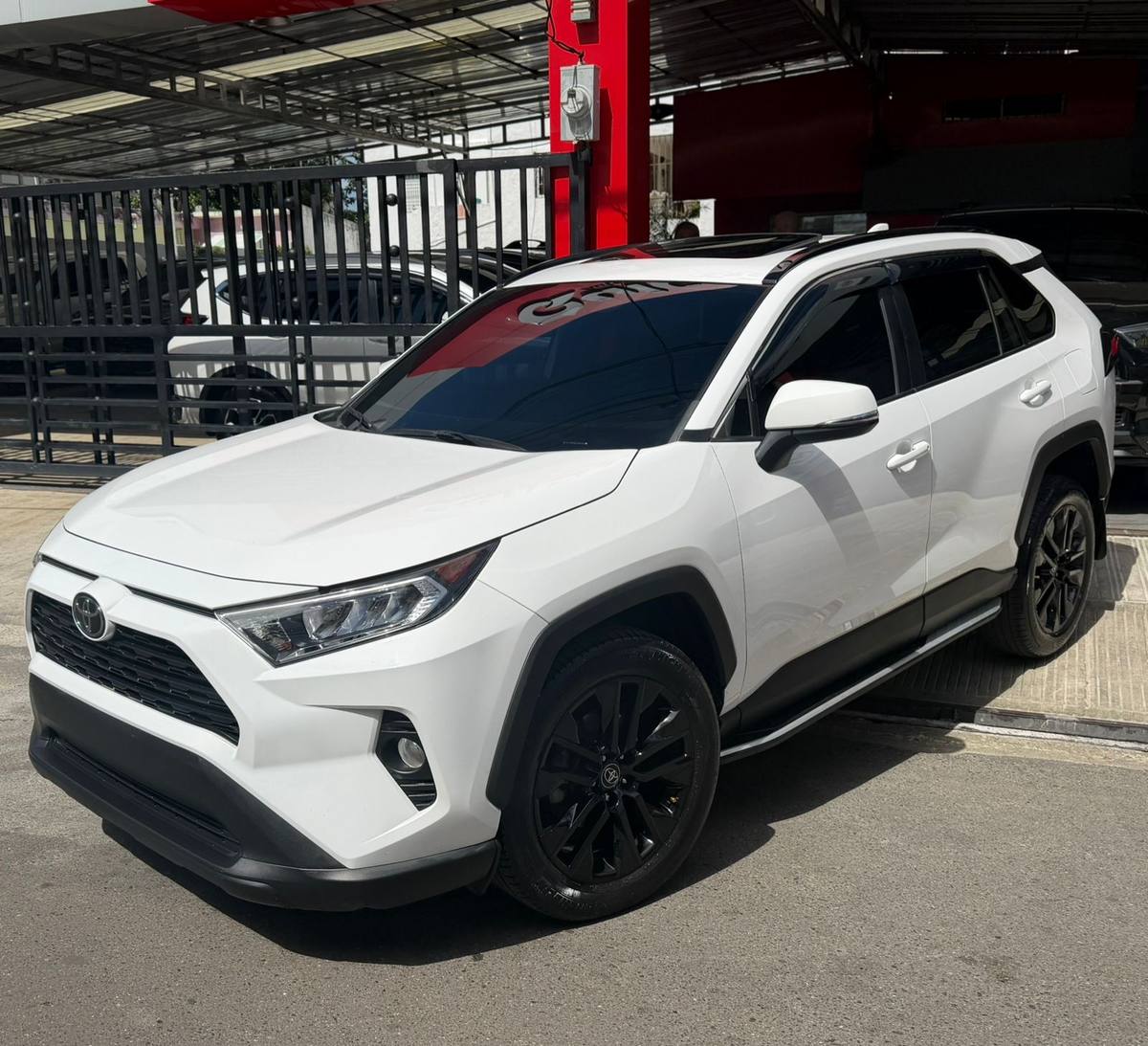 Toyota RAV4 XLE 2020 - miniatura 7