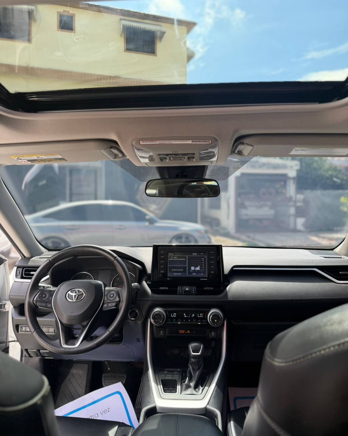 Toyota RAV4 XLE 2020 - miniatura 11
