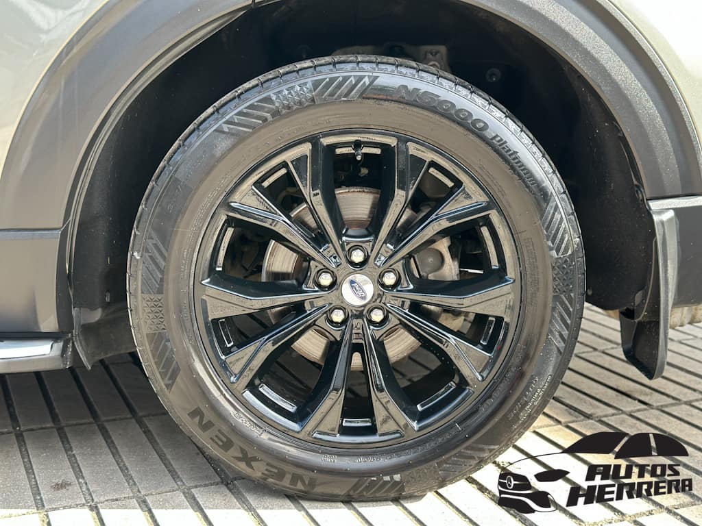 Ford Explorer XLT 2020 - miniatura 7