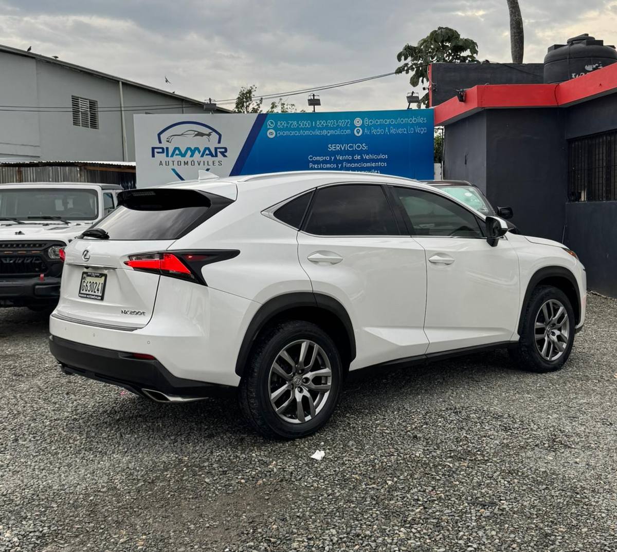 Lexus NX 200T 2016 - miniatura 2