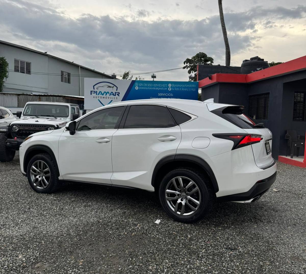 Lexus NX 200T 2016 - miniatura 4