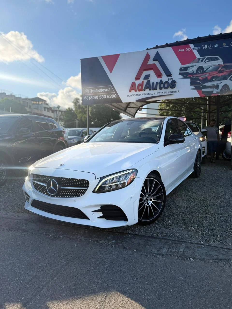 Mercedes Benz C 300 2020 - miniatura 3