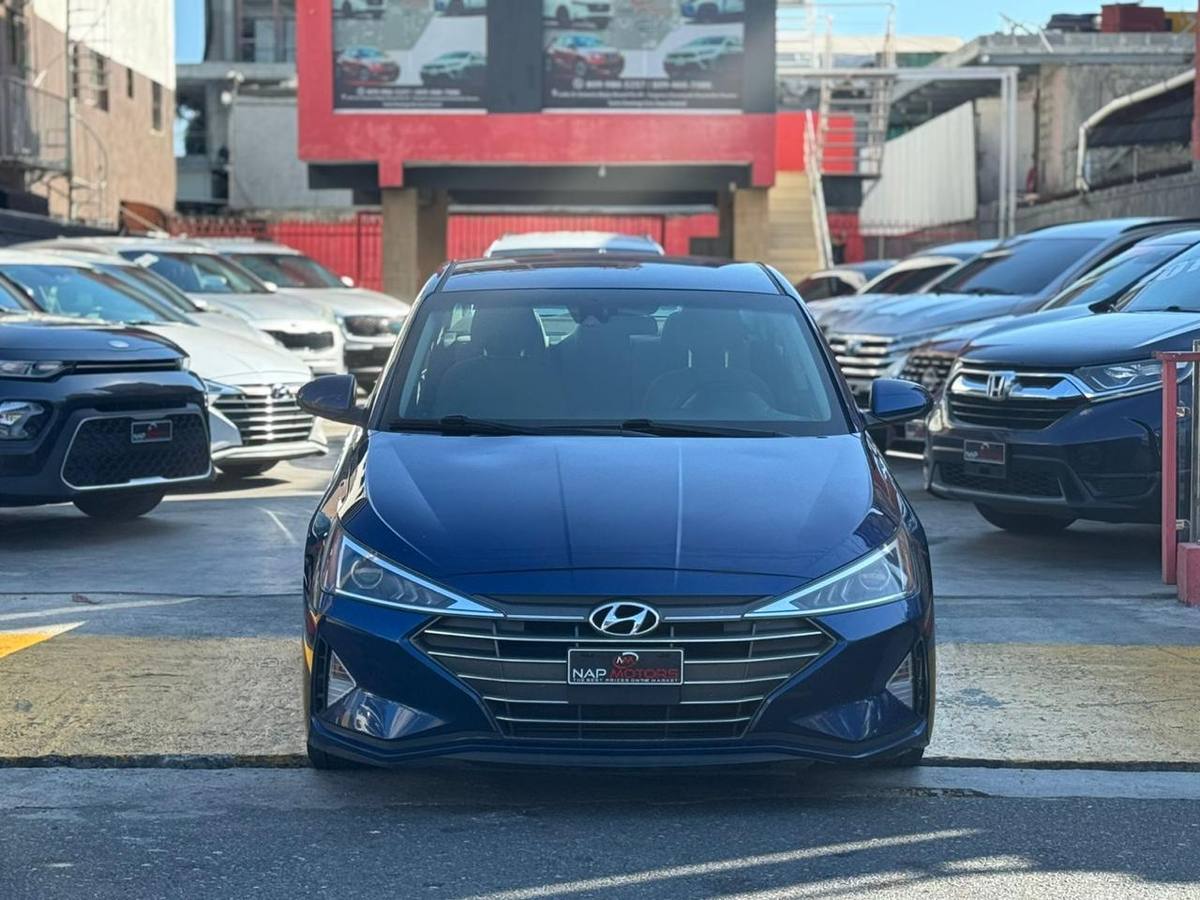 Hyundai Elantra SEL 2020 - miniatura 1
