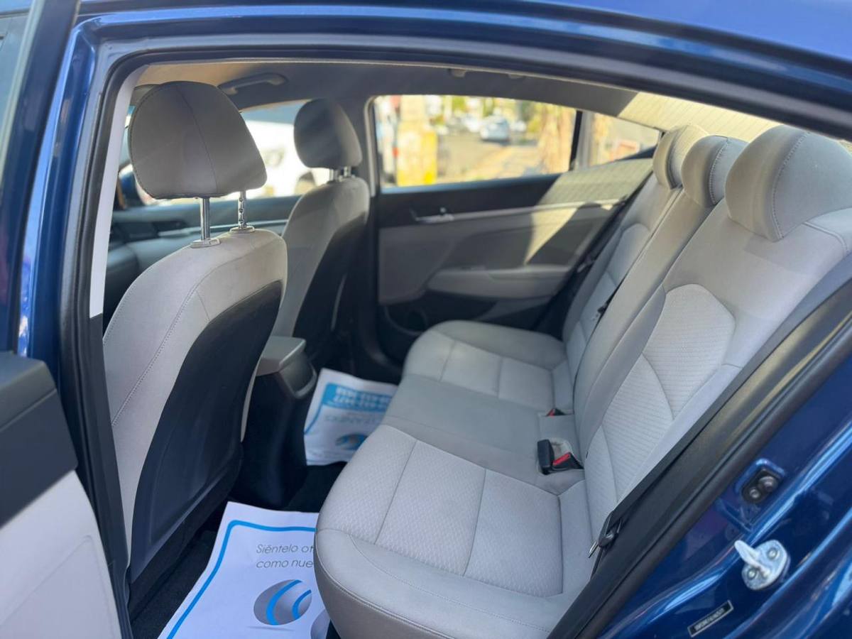 Hyundai Elantra SEL 2020 - miniatura 6