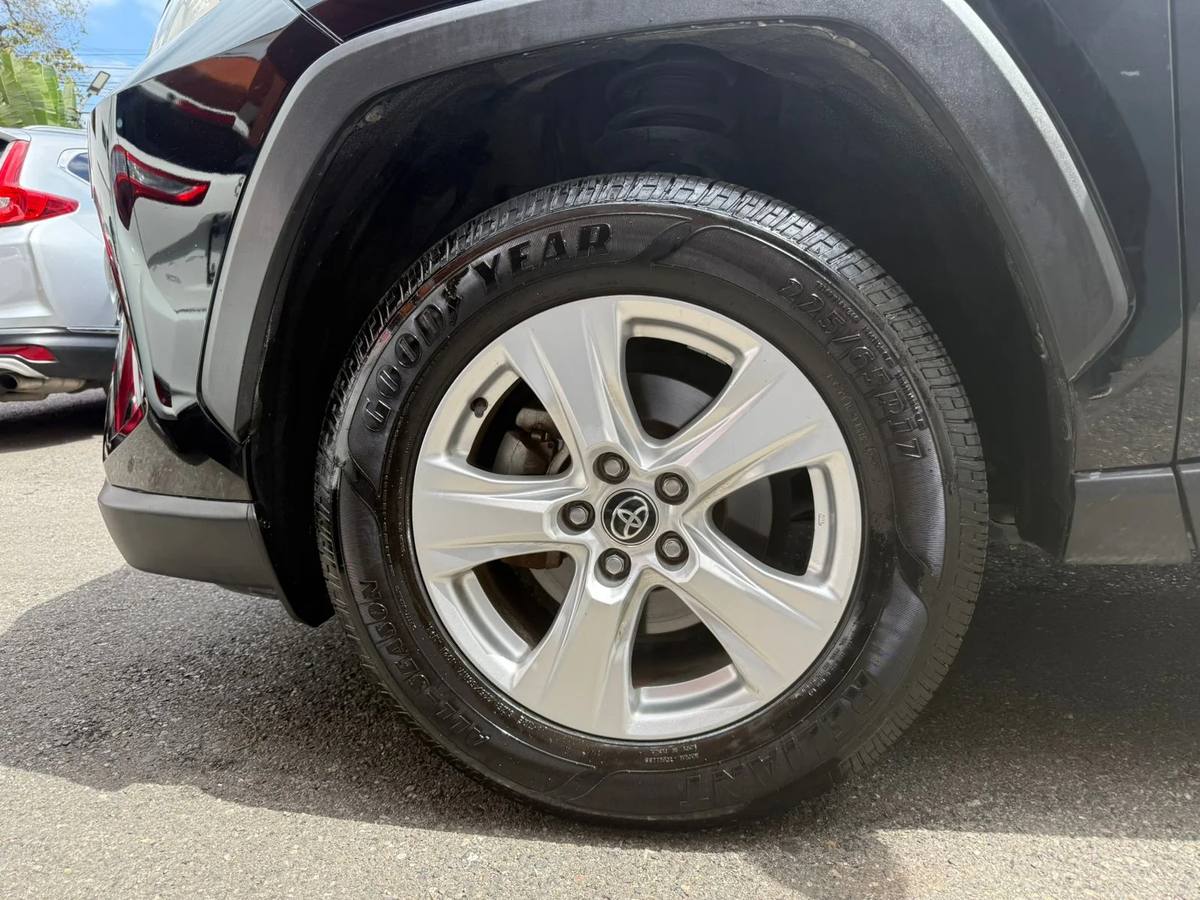 Toyota RAV4 XLE 2021 - miniatura 5