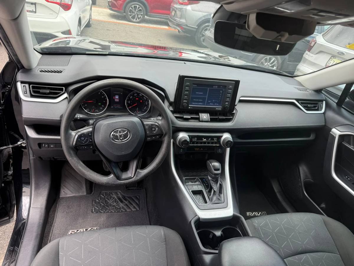 Toyota RAV4 XLE 2021 - miniatura 11