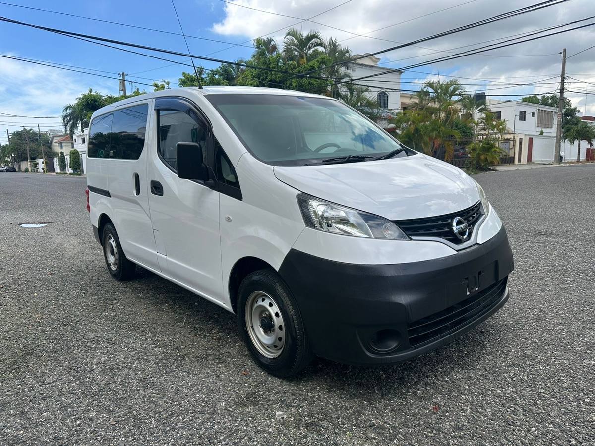 Nissan NV 200 2020 - miniatura 3