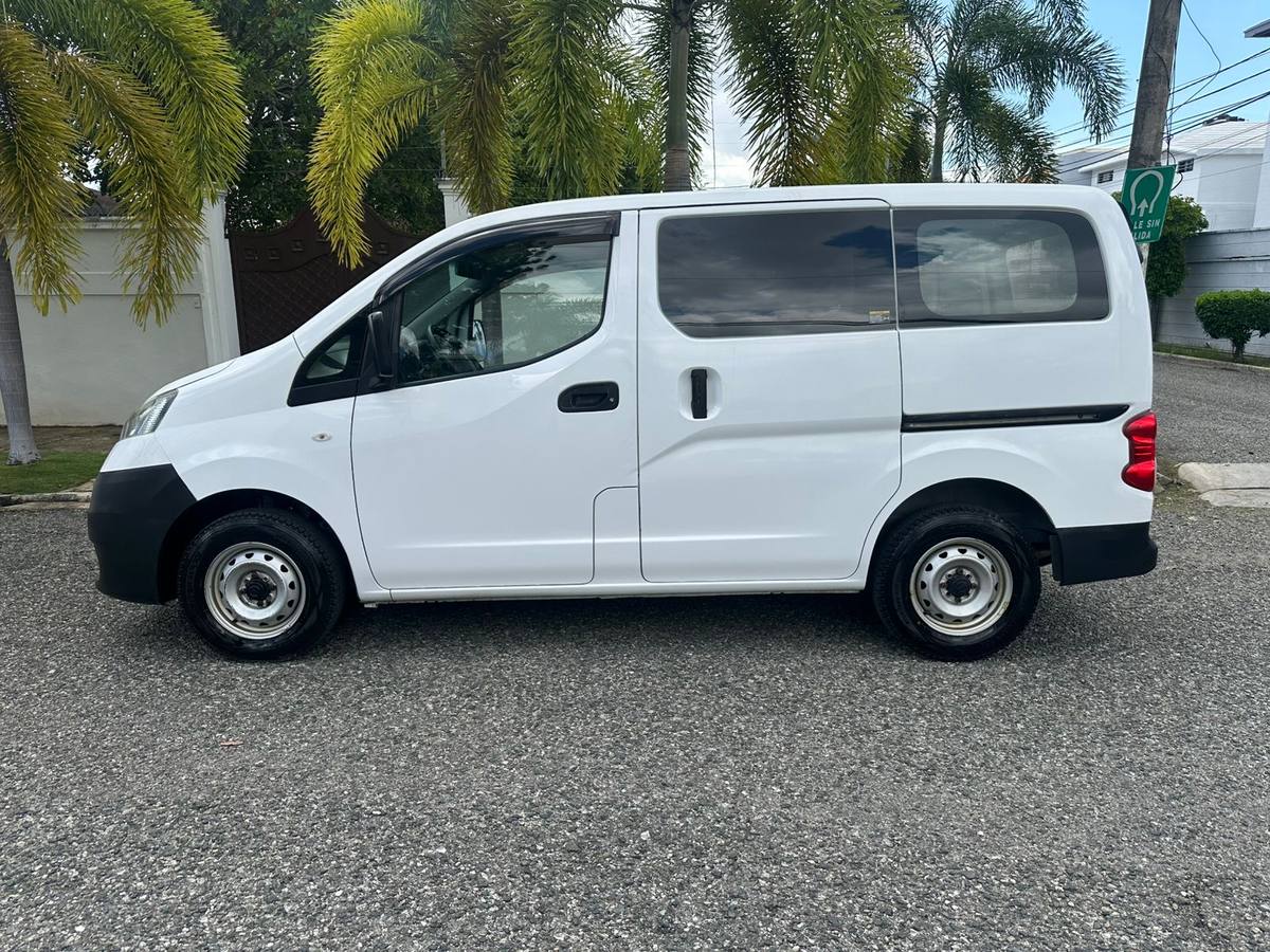Nissan NV 200 2020 - miniatura 5