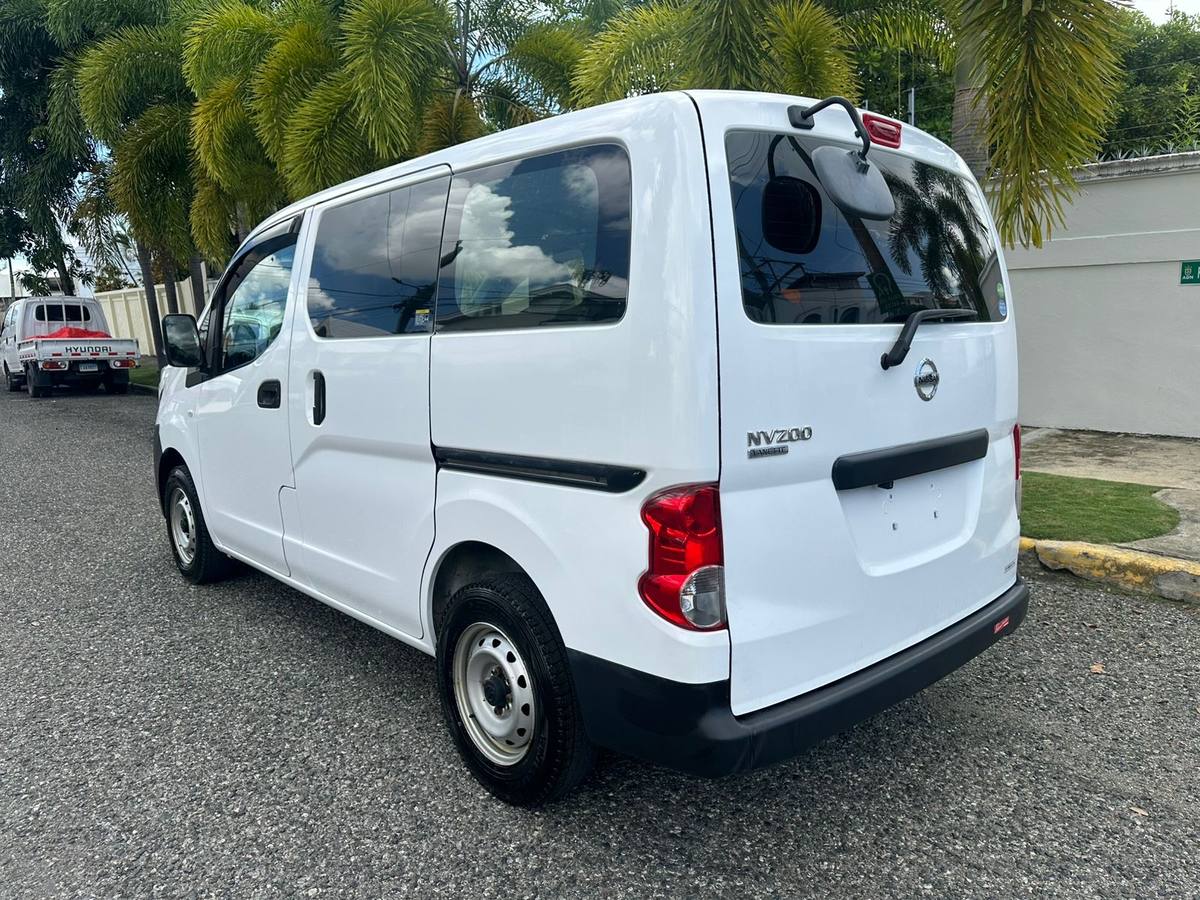 Nissan NV 200 2020 - miniatura 4