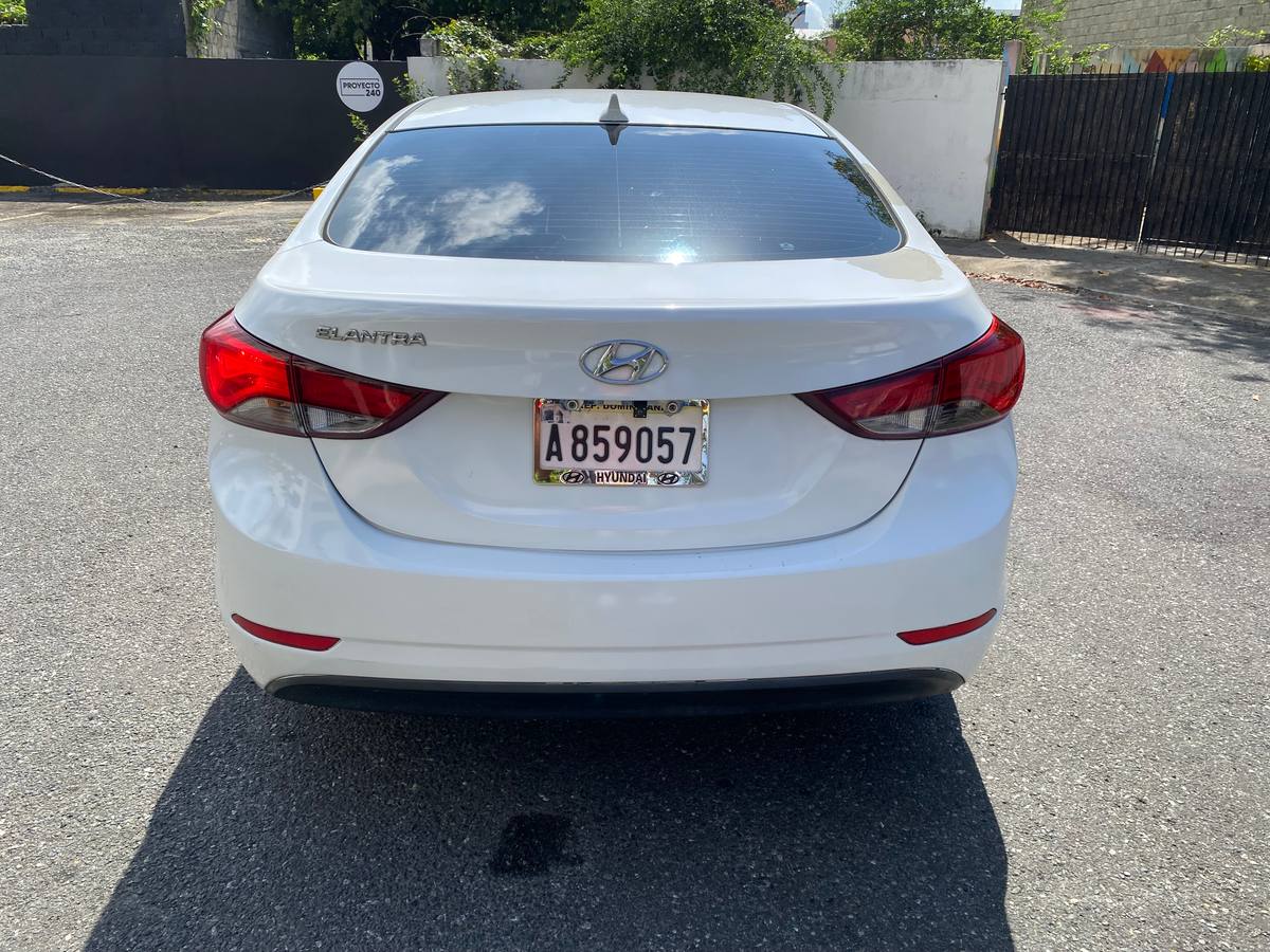 Hyundai Elantra SE 2015 - miniatura 10