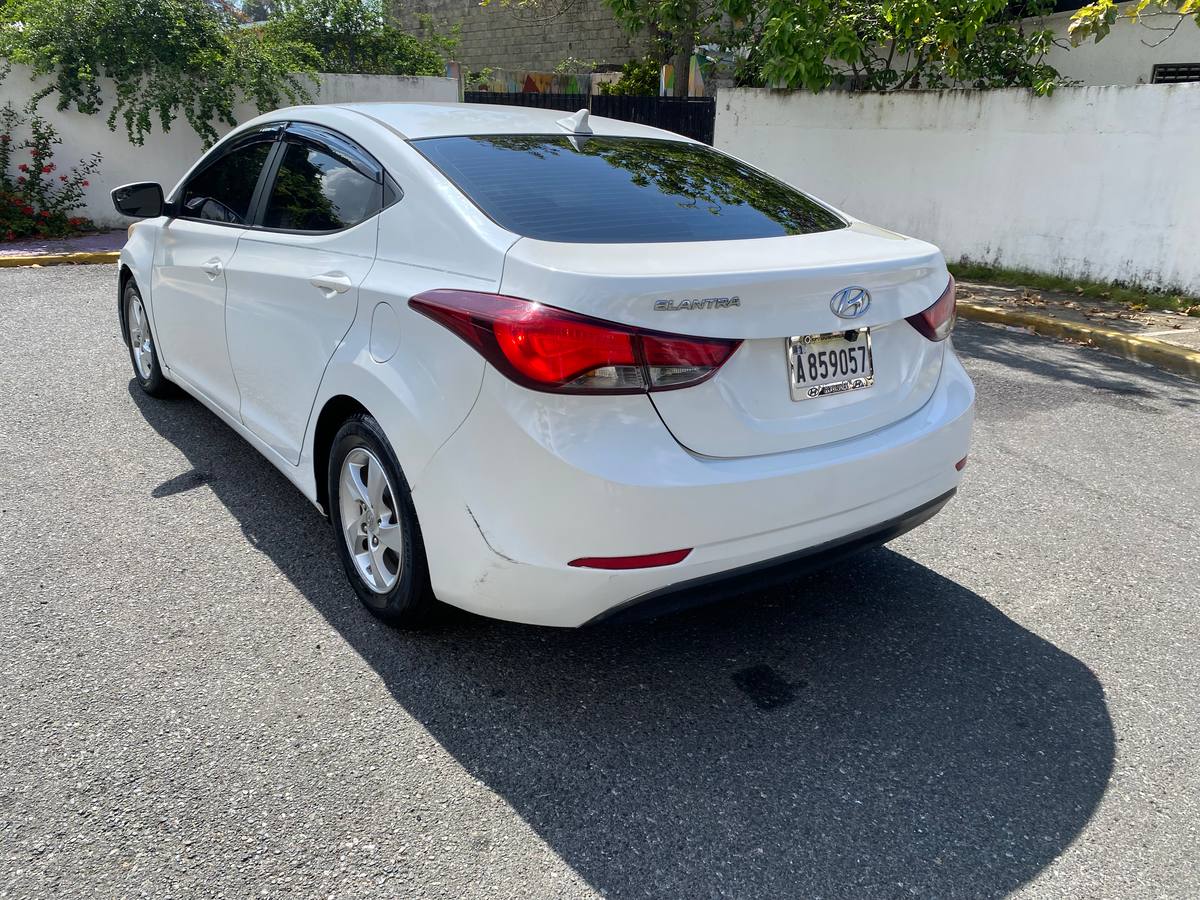 Hyundai Elantra SE 2015 - miniatura 9