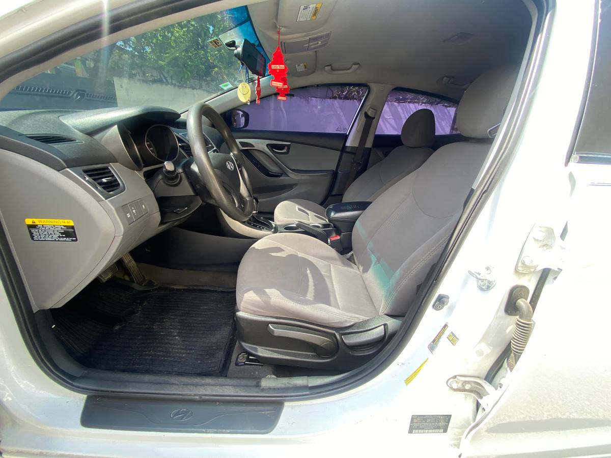 Hyundai Elantra SE 2015 - miniatura 7