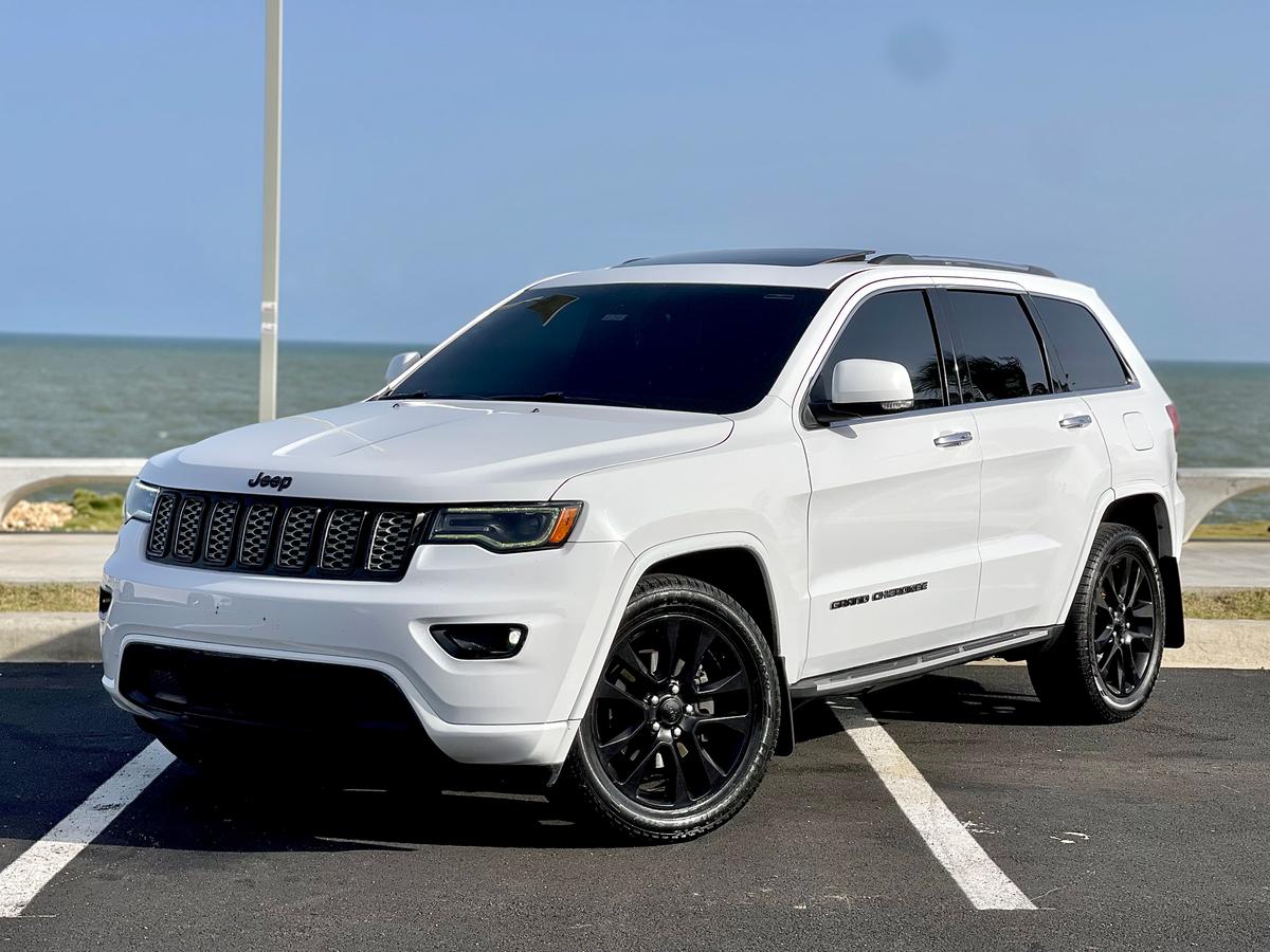 2017 Jeep Grand Cherokee Limited usado en venta por AQUIN RD SRL 