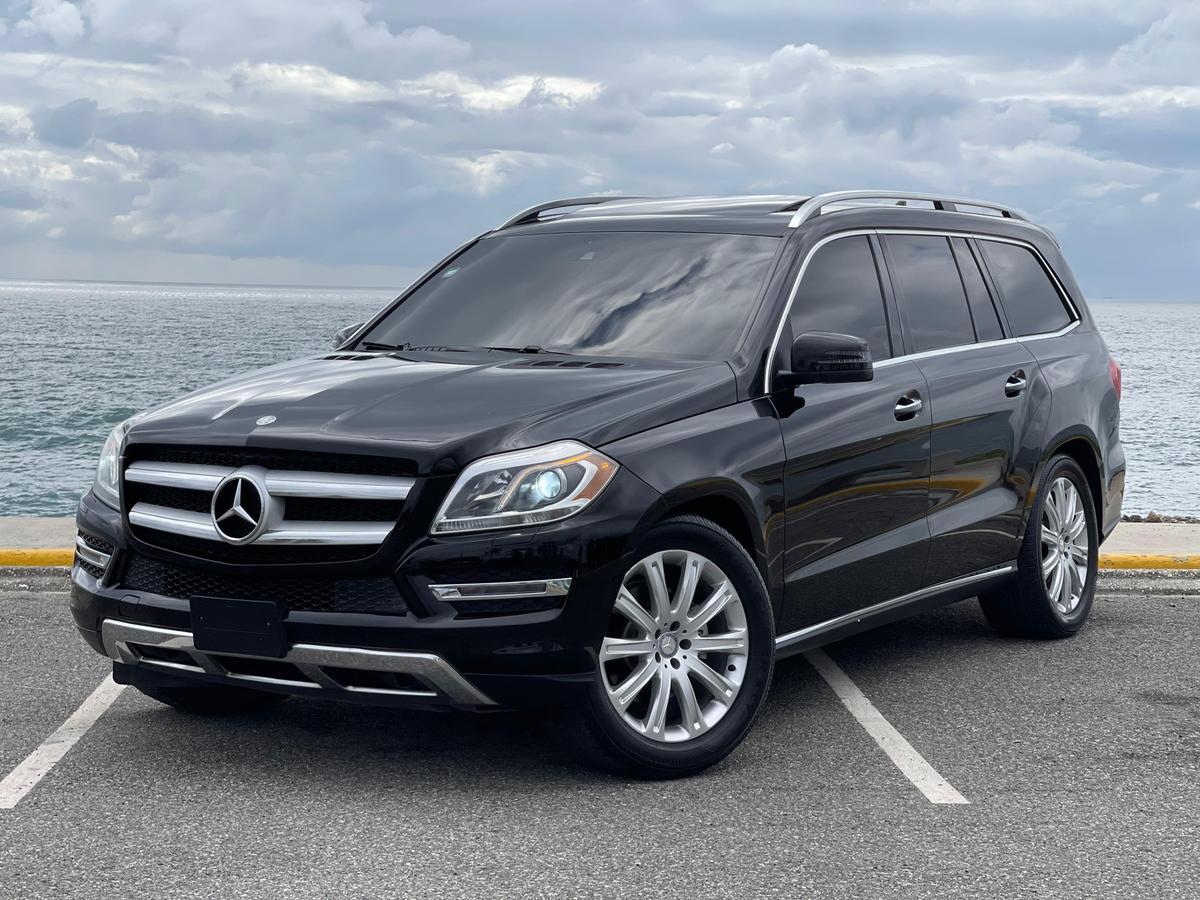 2015 Mercedes Benz GL 450 usado en venta por AQUIN RD SRL 