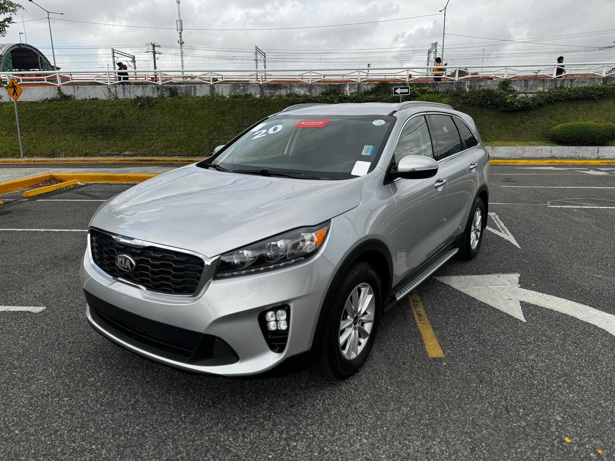 2020 Kia Sorento LX usado en venta por DAUTOSA, SRL
