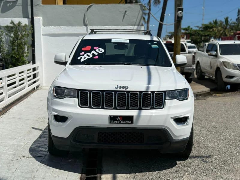 Jeep Grand Cherokee Laredo 2019 - foto 2 de 9