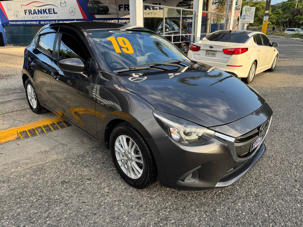 Mazda Demio Sport 2019 - foto 2 de 9