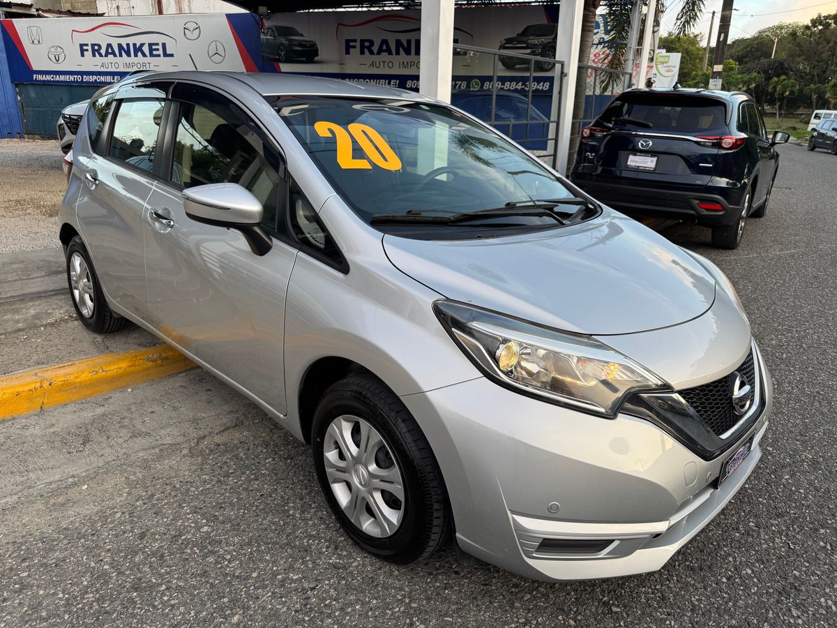 Nissan Note SV 2020 - foto 2 de 11