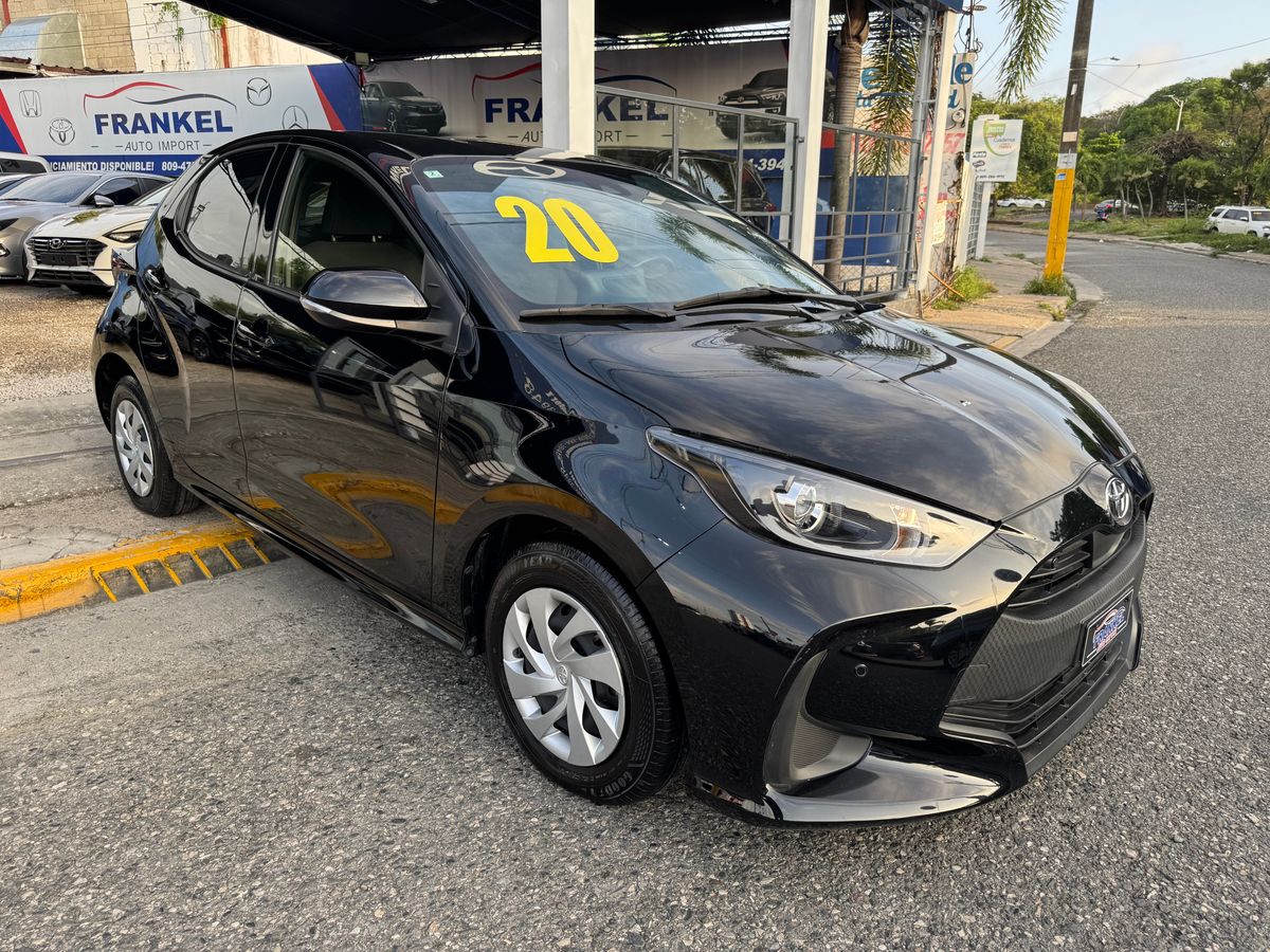 Toyota Yaris Hatchback 2020 - foto 2 de 10