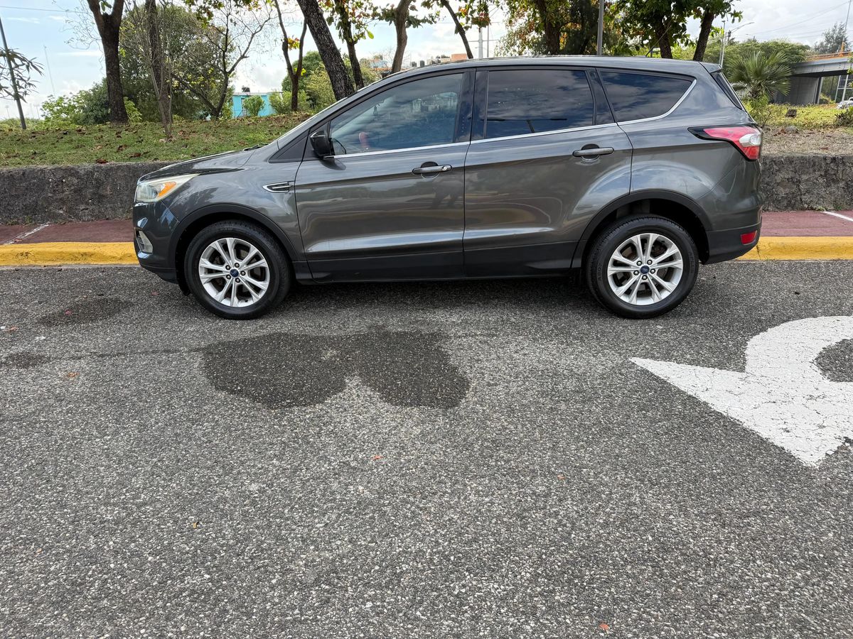 Ford Escape SE 2017 - foto 2 de 12