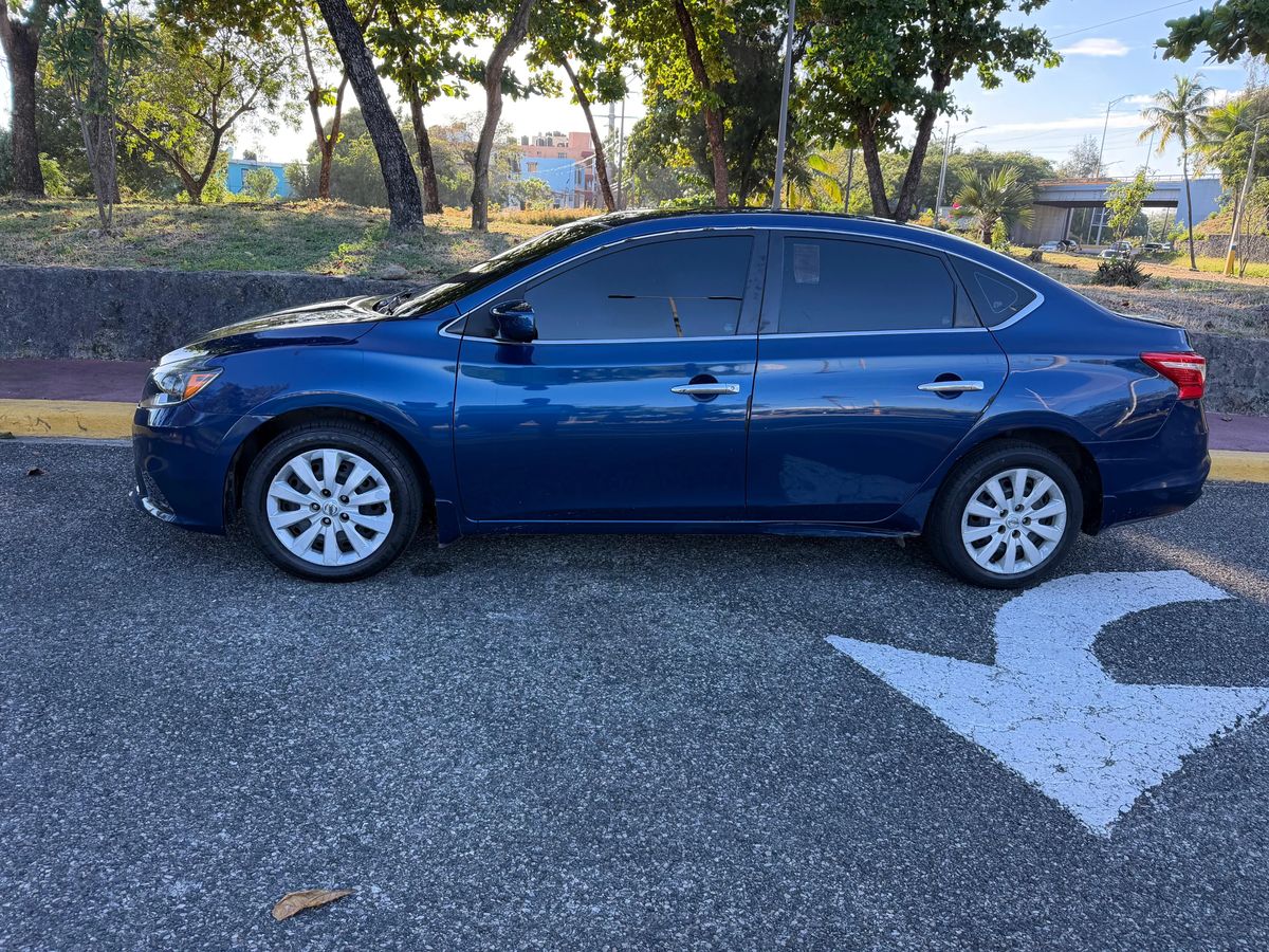 Nissan Sentra S 2017 - foto 2 de 12