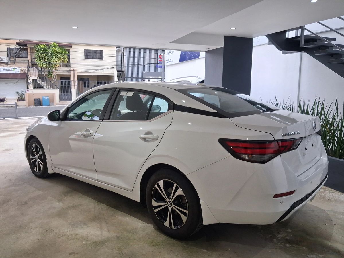 Nissan Sentra SV 2021 - foto 2 de 9