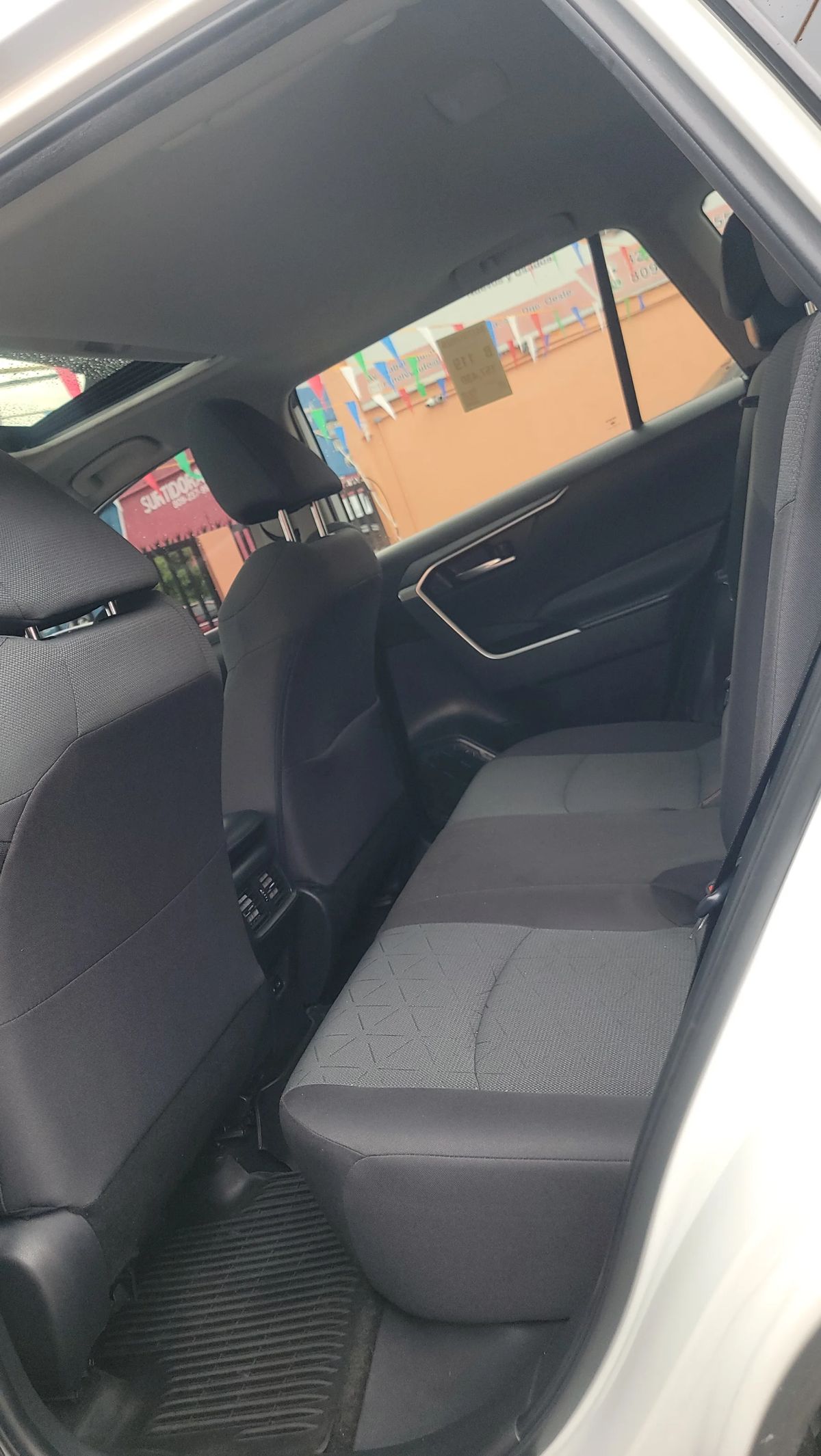 Toyota RAV4 XLE 2023 - foto 11 de 11