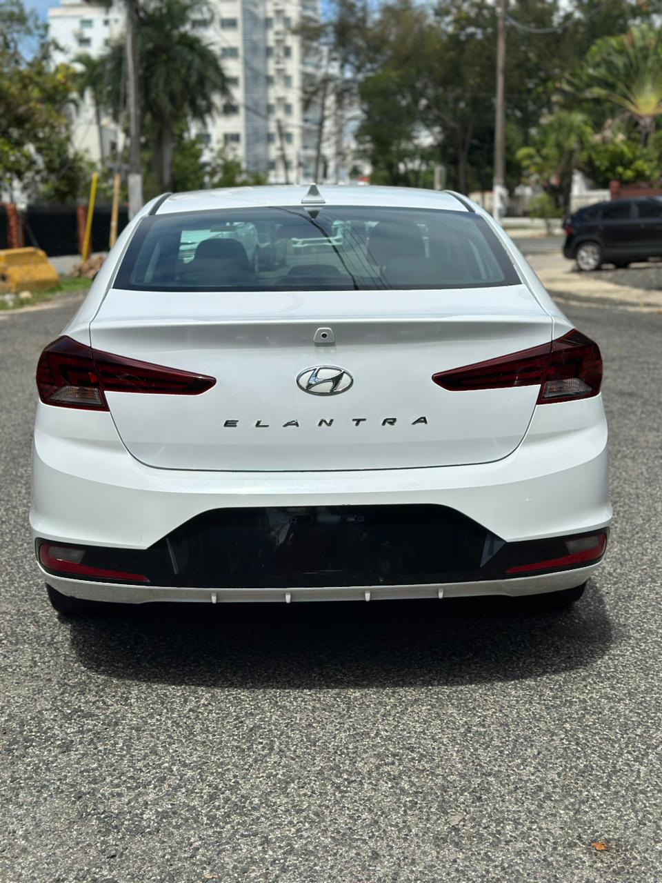 Hyundai Elantra SEL 2020 - foto 8 de 8
