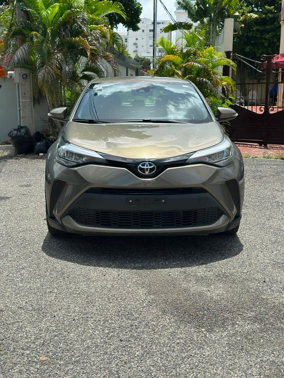 Toyota C-HR XLE 2021 - foto 2 de 7
