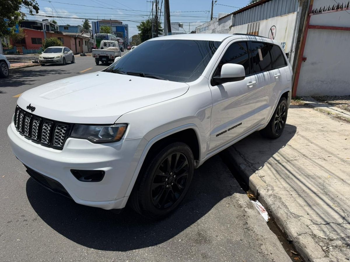 Jeep Grand Cherokee Altitude 2019 en venta - vista principal