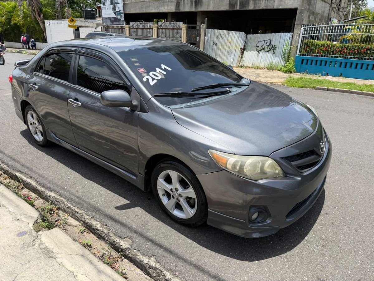 Toyota Corolla LE 2011 - foto 2 de 12