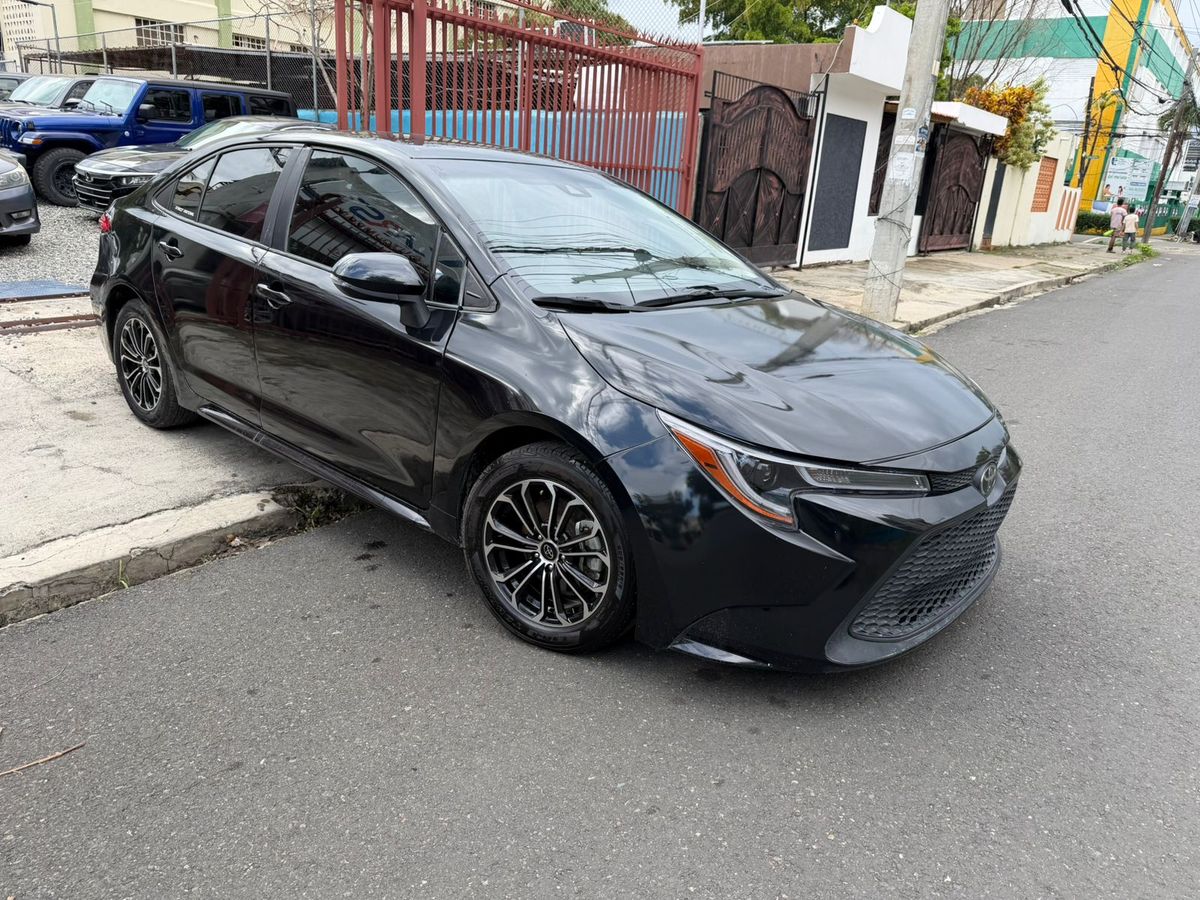 Toyota Corolla LE 2022 - foto 2 de 10