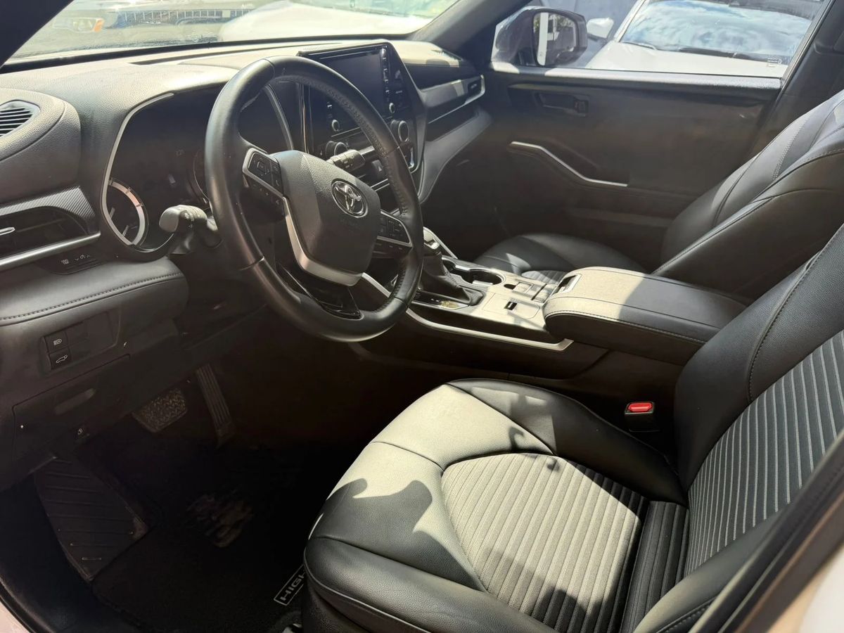 Toyota Highlander XSE 2022 - foto 2 de 12