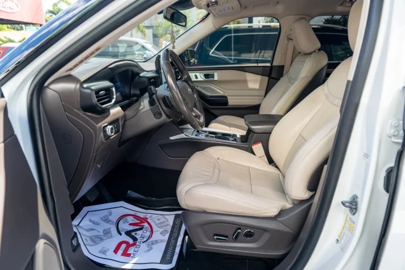 Ford Explorer Platinum 2021 - foto 2 de 20