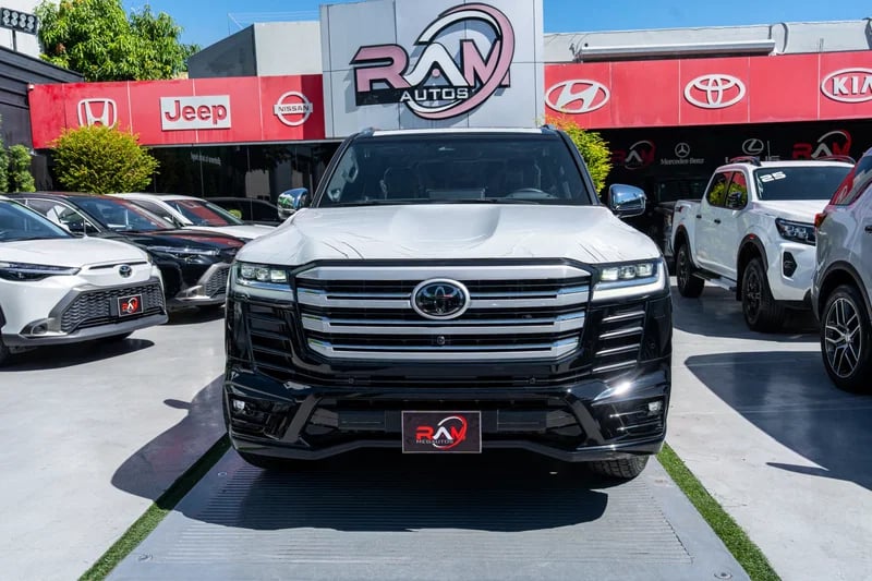 Toyota Land Cruiser VXR EXCLUSIVE 2026 - foto 2 de 20