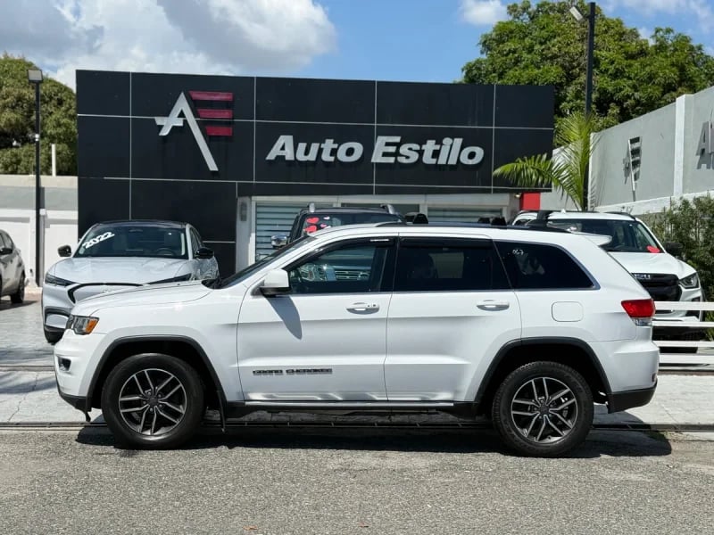 Jeep Grand Cherokee Laredo 2019 - foto 2 de 9