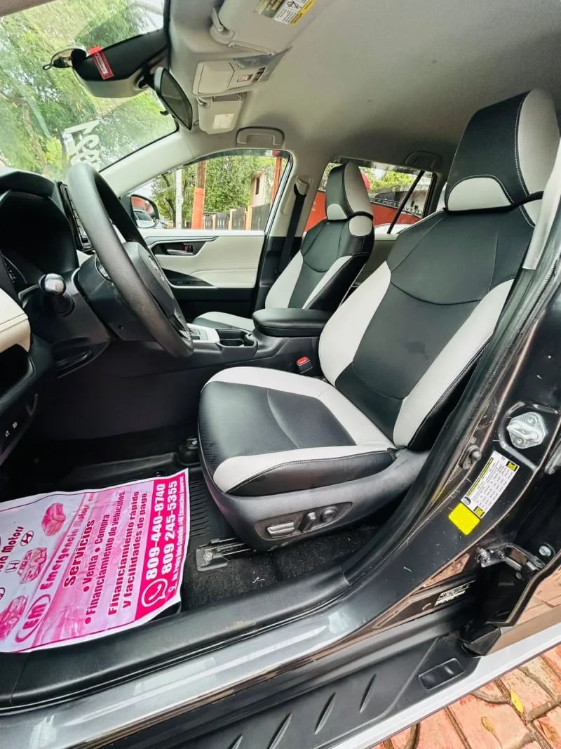 Toyota RAV4 LE 2021 - foto 12 de 12