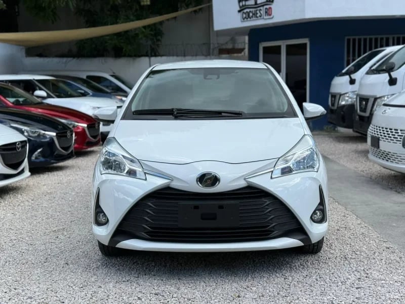 Toyota VITZ 2019 - foto 2 de 10