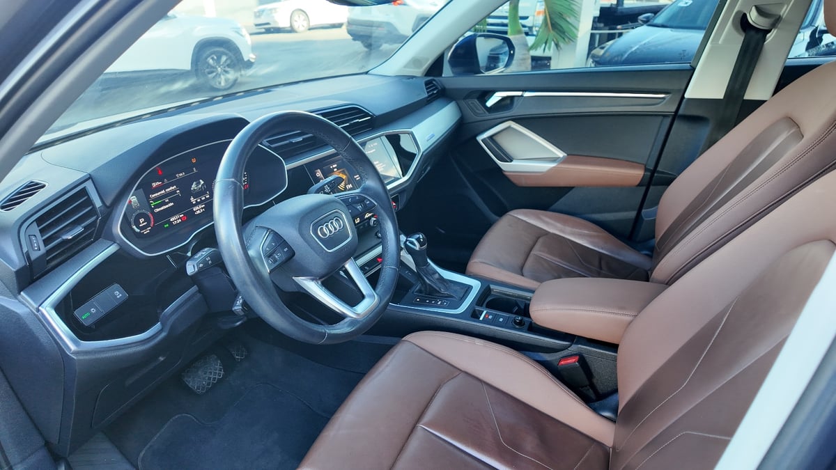 Audi Q3 2023 - foto 6 de 9