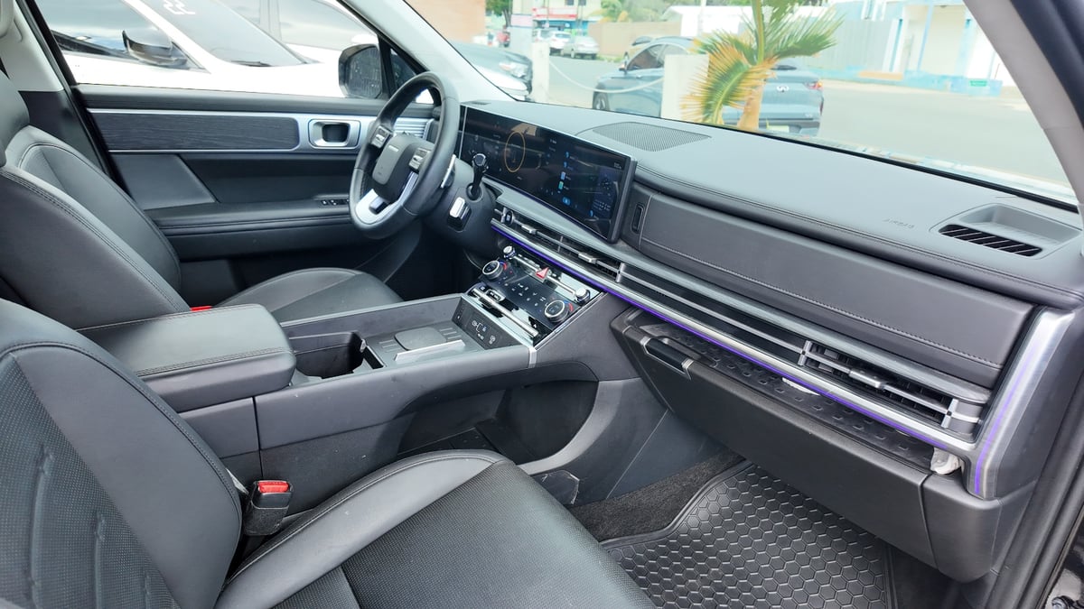 Hyundai Grand Santa Fe 2025 - foto 8 de 9