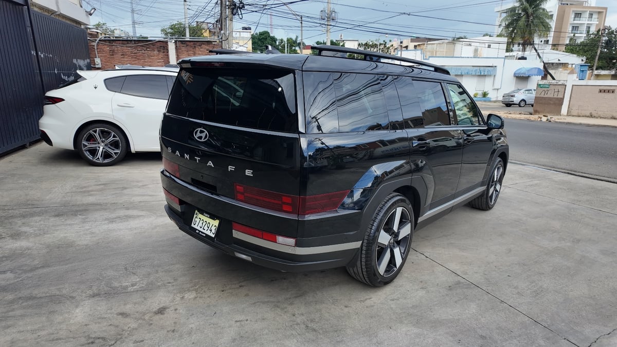 Hyundai Grand Santa Fe 2025 - foto 4 de 9