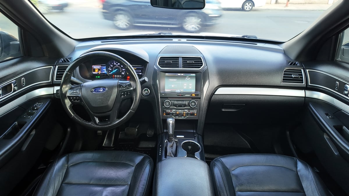 Ford Explorer XLT 4WD 2016 - foto 6 de 8