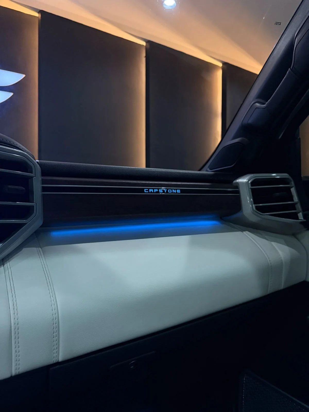 Toyota Tundra Capstone 2023 - foto 9 de 12