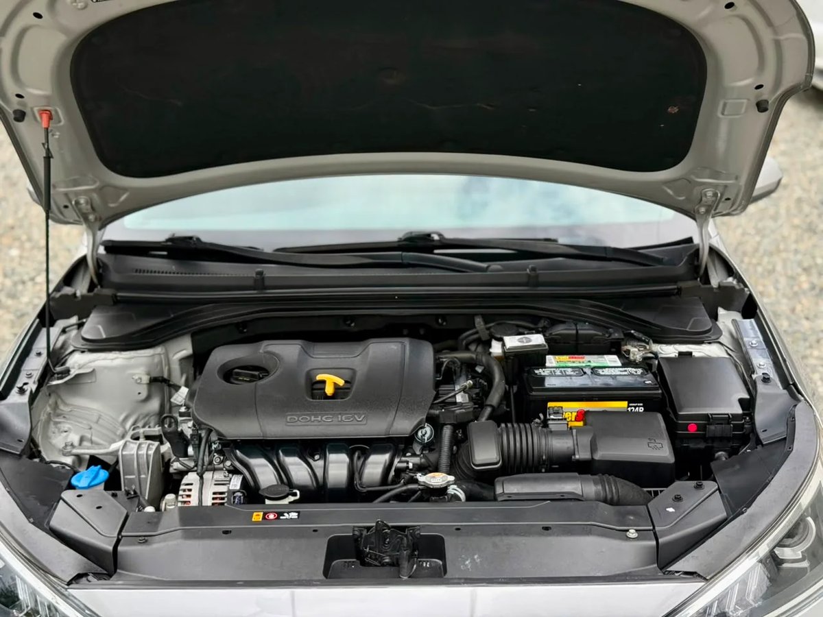 Hyundai Elantra SEL 2020 - foto 10 de 10