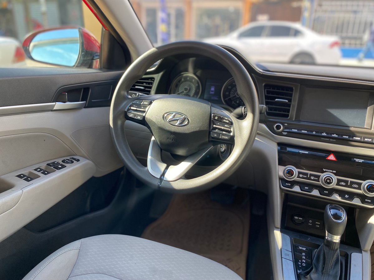 Hyundai Elantra SEL 2020 - foto 9 de 9