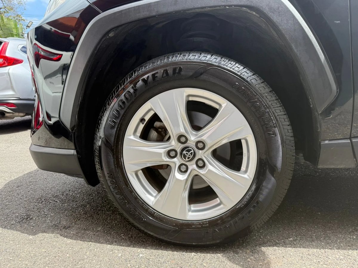 Toyota RAV4 XLE 2021 - foto 5 de 12