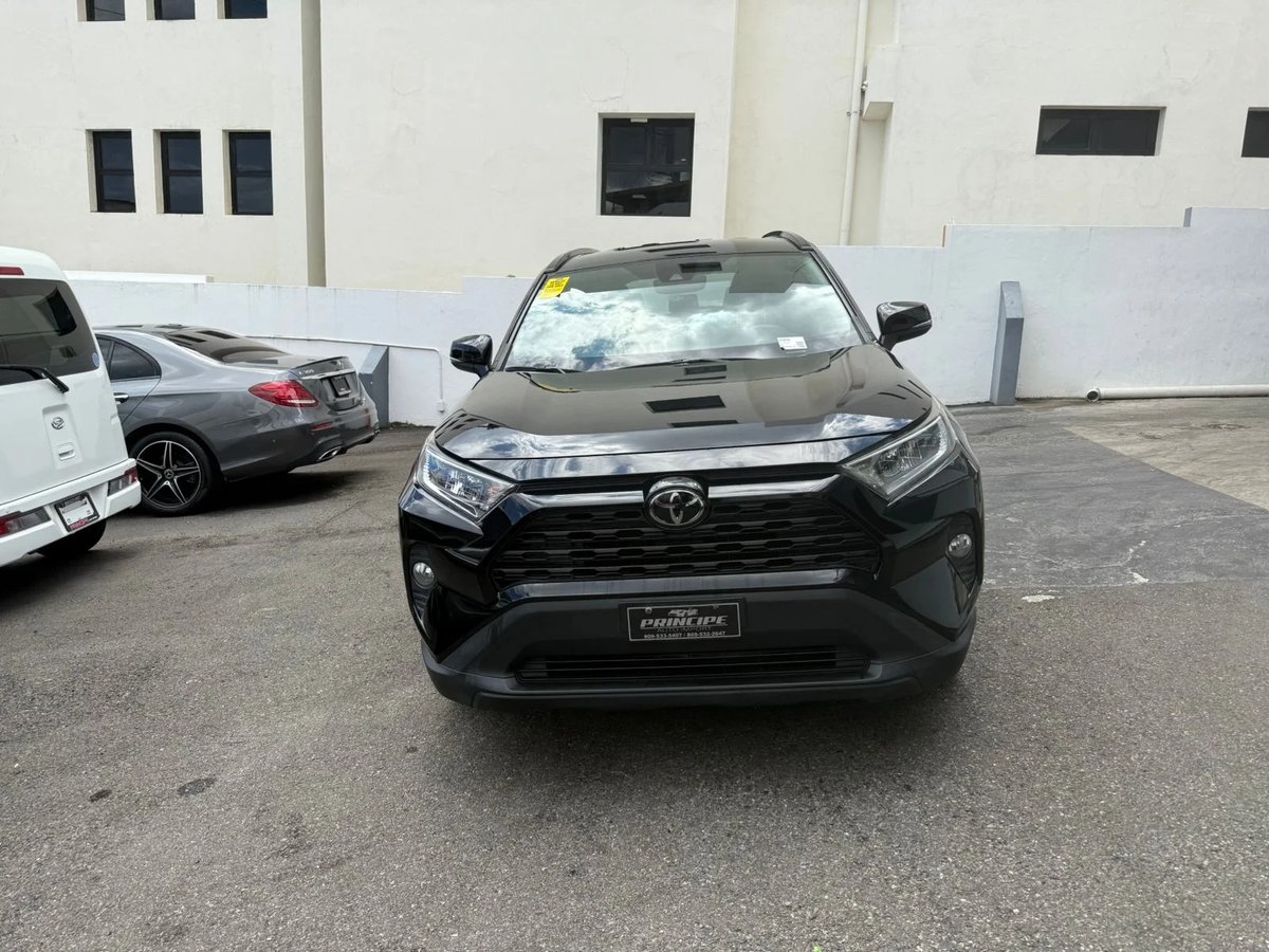 Toyota RAV4 XLE 2021 en venta - vista principal