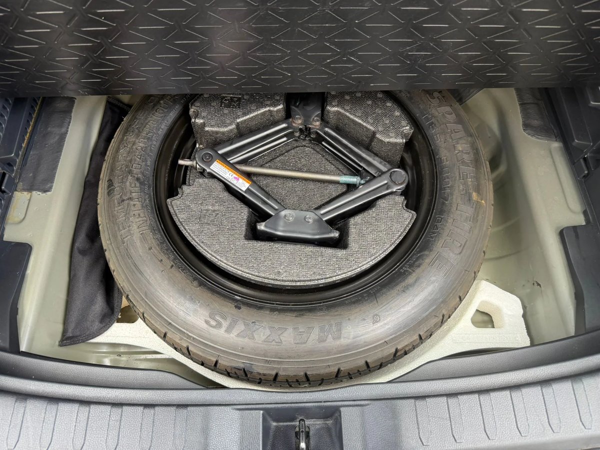 Toyota RAV4 XLE 2021 - foto 9 de 12