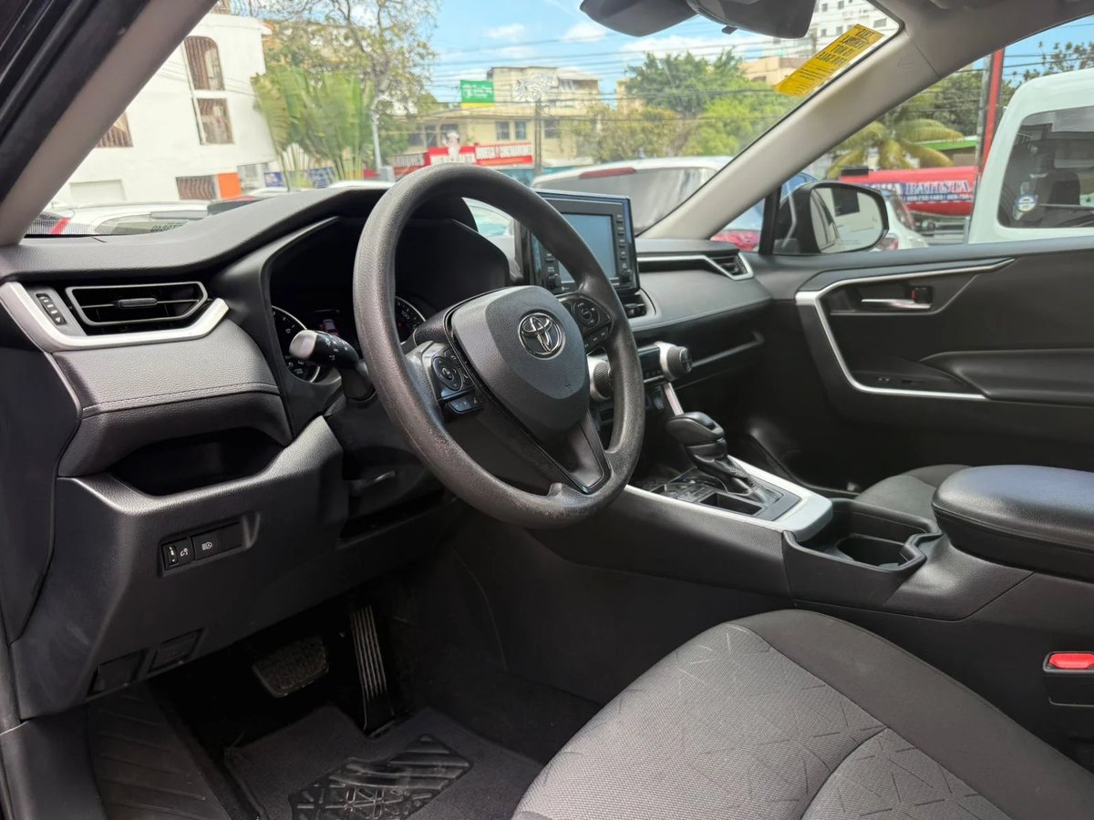 Toyota RAV4 XLE 2021 - foto 12 de 12